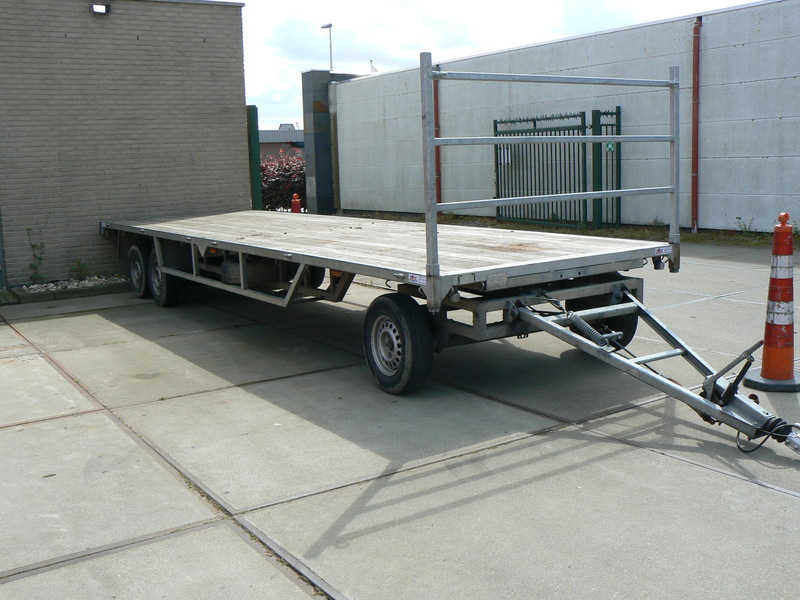 Schamel aanhangwagen | 3-asser huren