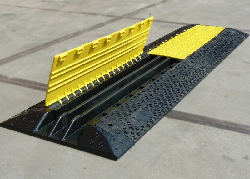 Kabelgoot - slangbrug 100 cm huren