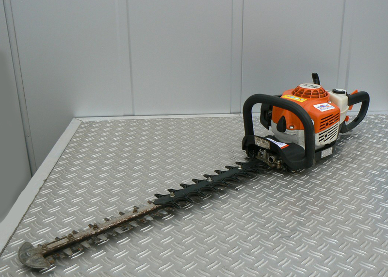 Heggenschaar/ benzine 60 cm huren