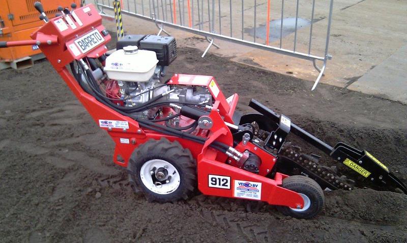 Sleuvengraafmachine | Benzine | Maximaal 60 cm huren