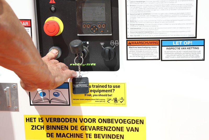 Knik-telescoop hoogwerker | 21 meter | Hybride | 4x4 zelfrijdend huren