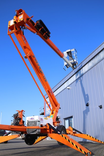 Knik-telescoop hoogwerker | 17.2 meter | Aanhanger | Accu - Diesel huren