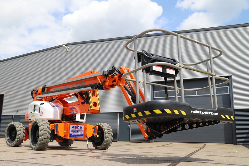 Knik-telescoop hoogwerker | 21 meter | Hybride | 4x4 zelfrijdend huren