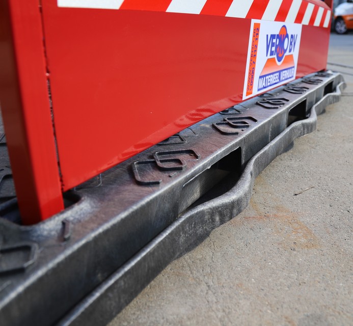 Loopbrug kunststof 170 cm met leuningen huren