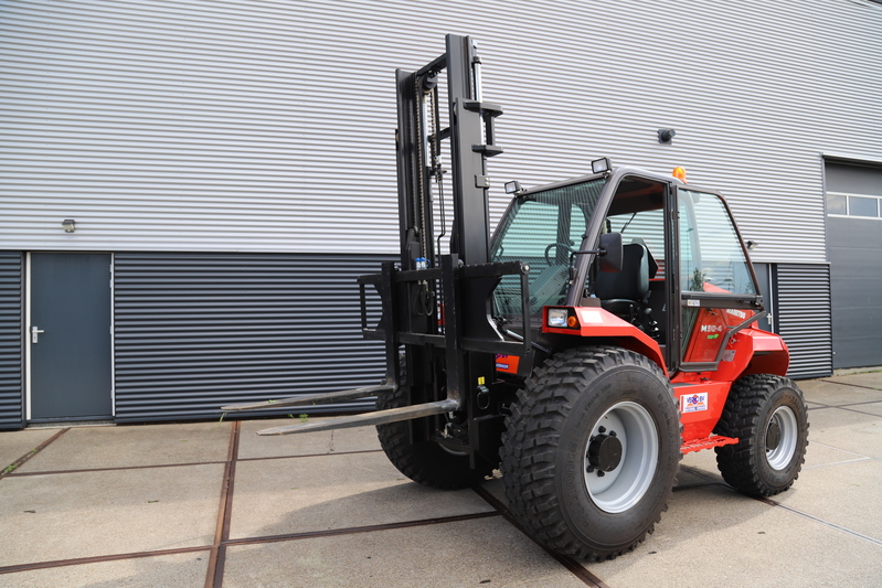 Ruwterrein-Heftruck 3 ton | Diesel | 4x4 huren