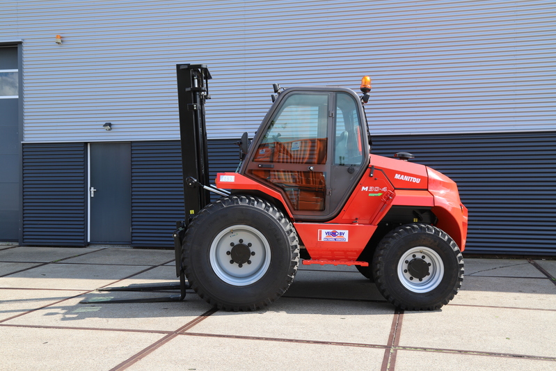 Ruwterrein-Heftruck 3 ton | Diesel | 4x4 huren