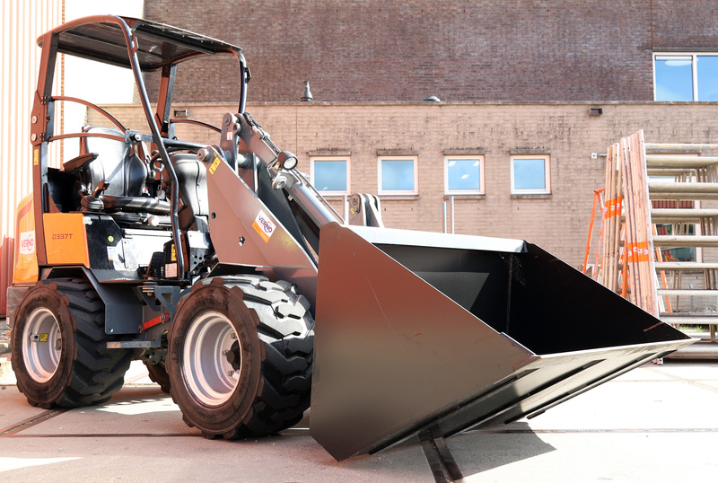 Volumebak 140 cm tbv kniklader en verreiker huren