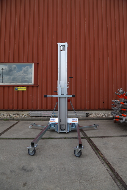 Montagelift | 300 kg | 7,5 meter huren
