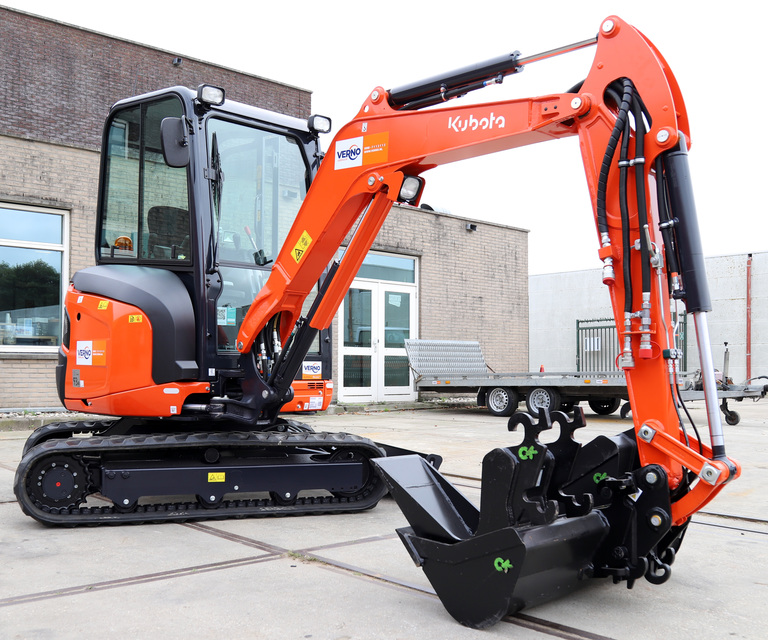 Mini-Graafmachine 2.700 kilo/diesel huren