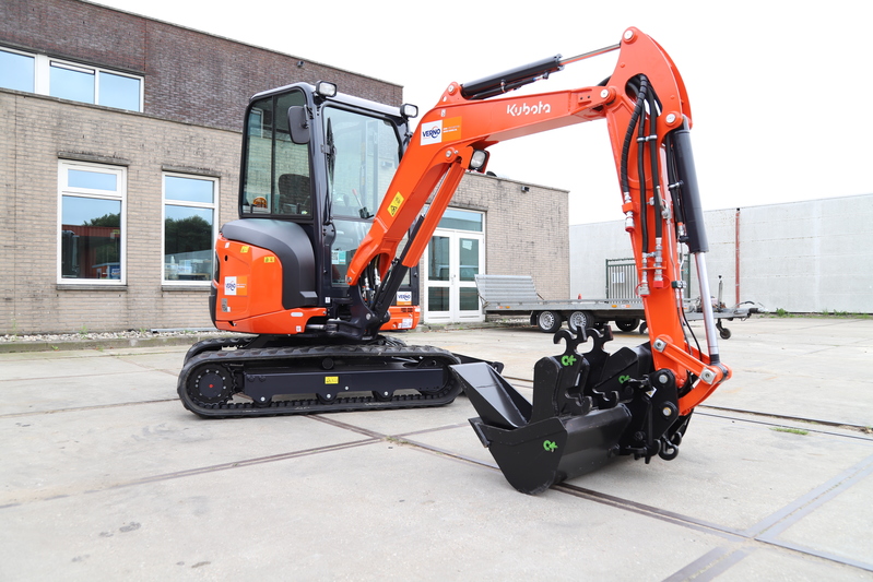 Mini-Graafmachine 2.700 kilo/diesel huren