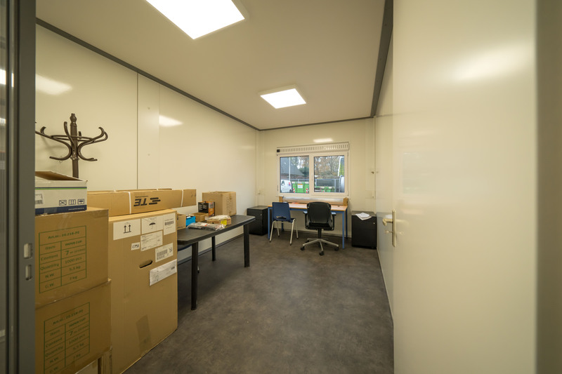 Schakelunit 6 x 3 meter inclusief voorportaal huren
