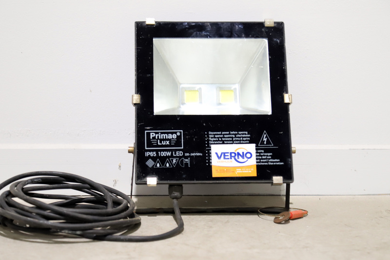 LED armatuur | 230V/100W | inclusief kabel huren