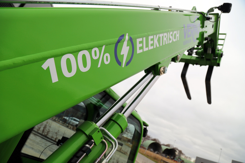 Verreiker 100% Elektrisch | Maximaal 2.500 kg | 4,8 meter huren