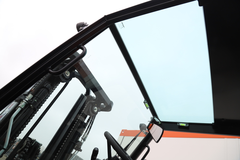 Ruwterrein-Heftruck 2,5 ton | Diesel | 4x4 huren