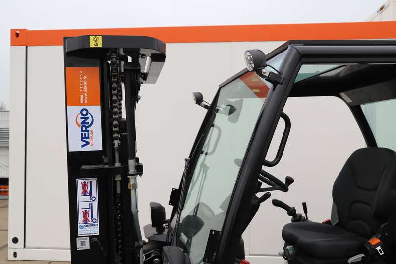 Ruwterrein-Heftruck 2,5 ton | Diesel | 4x4 huren