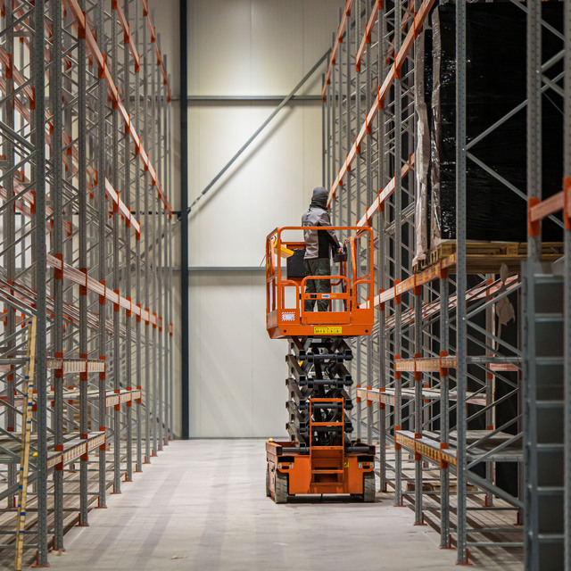 Schaarhoogwerker | Accu (lithium) | 12 meter huren