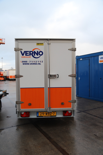 Aanhangwagen gesloten | 3 meter huren