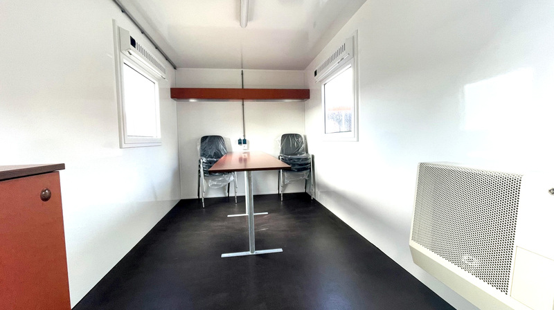Schaftwagen 5 meter | Zelfvoorzienend | Inclusief zonnepaneel en wc huren