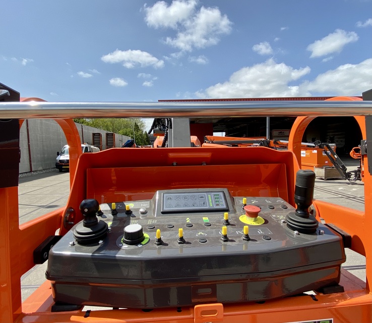 Knik-telescoop hoogwerker | 17,8 meter | Accu | 4x4 zelfrijdend huren