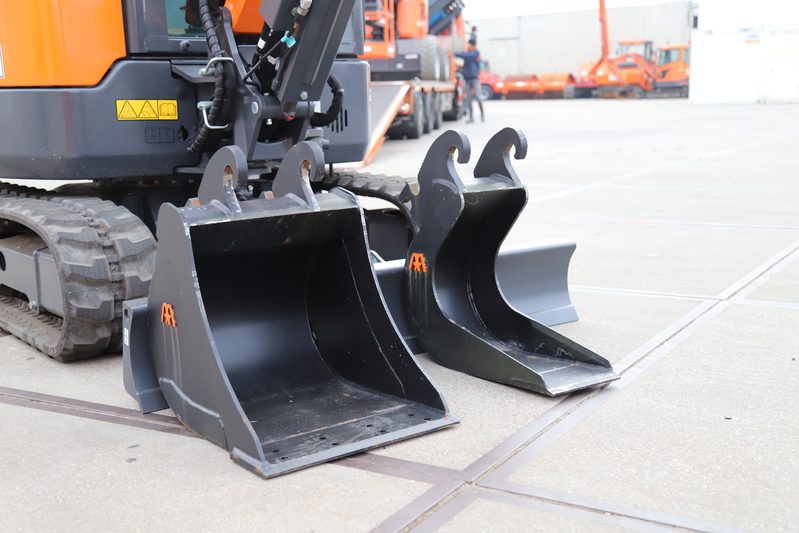 Mini-Graafmachine 2.700 kilo/diesel huren