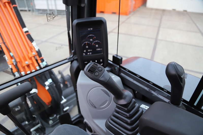 Mini-Graafmachine 2.700 kilo/diesel huren