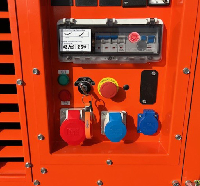 8 kVA Aggregaat 400V | Diesel | Supergeluidgedempt huren