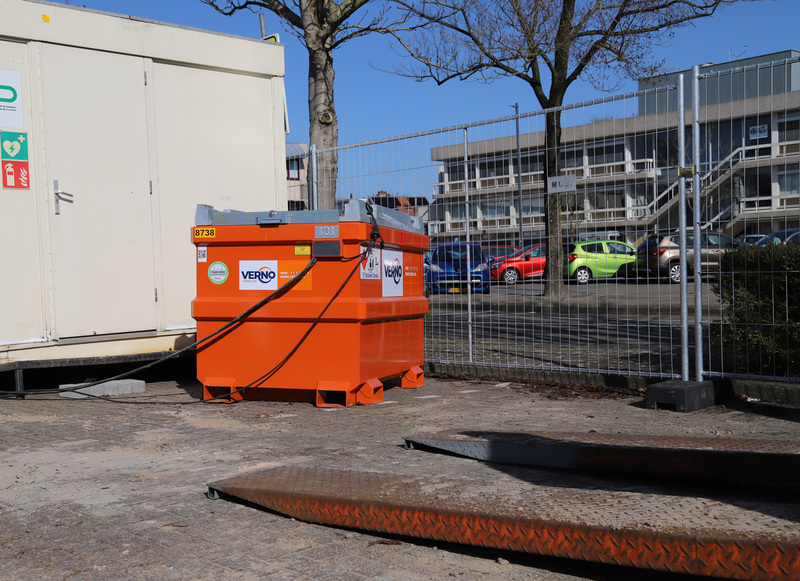 Brandstoftank 1.000 liter | IBC keur | Met pompinstallatie huren