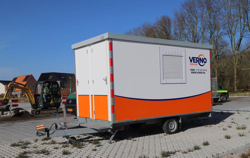 Schaftwagen 4 meter | Inclusief zonnepaneel & wc huren